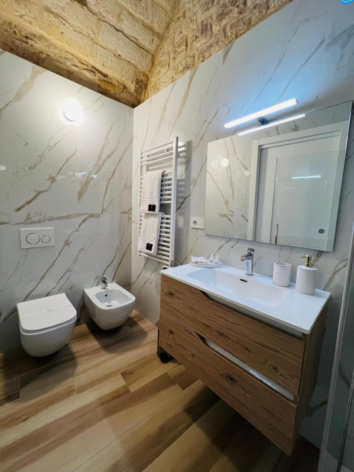 Carola Luxury Room Бари Экстерьер фото