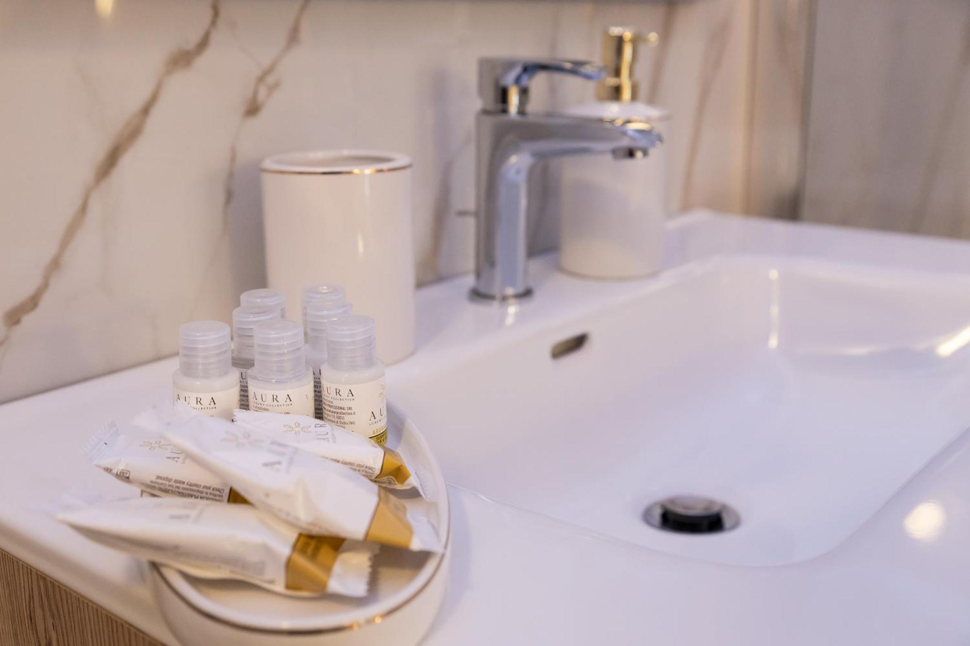 Carola Luxury Room Бари Экстерьер фото